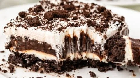 No Bake Oreo Dessert with layers of cream and chocolate cookies
